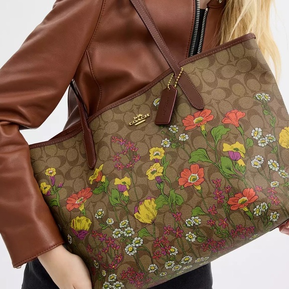 ❤️HP🪅NWT COACH CITY TOTE IN SIGNATURE CANVAS WITH GARDEN FLORAL PRINT - Picture 6 of 16
